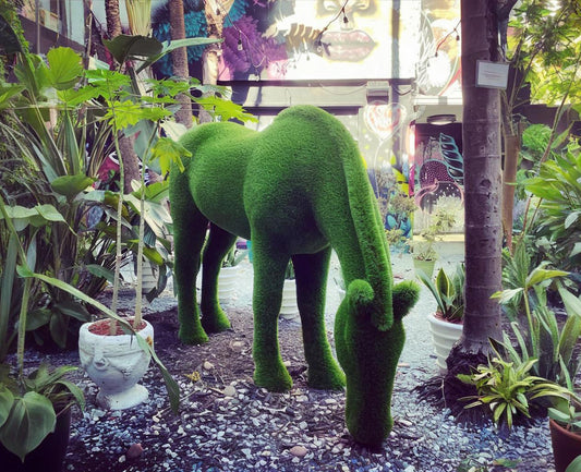 Topiary Grazing big horse artificial grass animals
