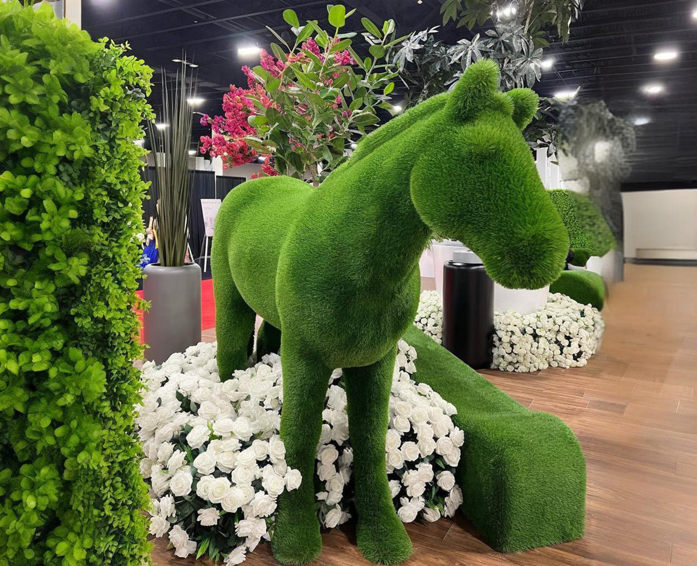 Topiary big horse artificial grass animals