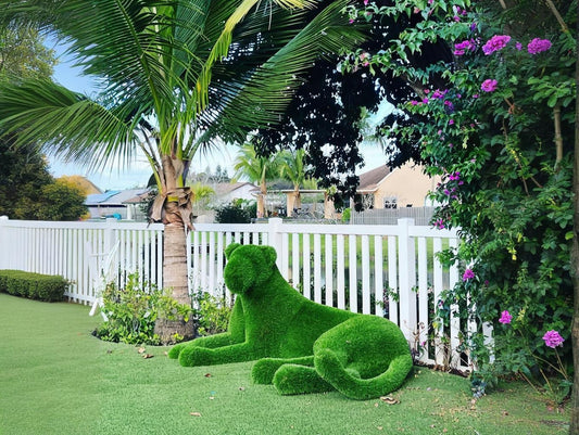 Topiary lying lioness artificial grass animals lioness