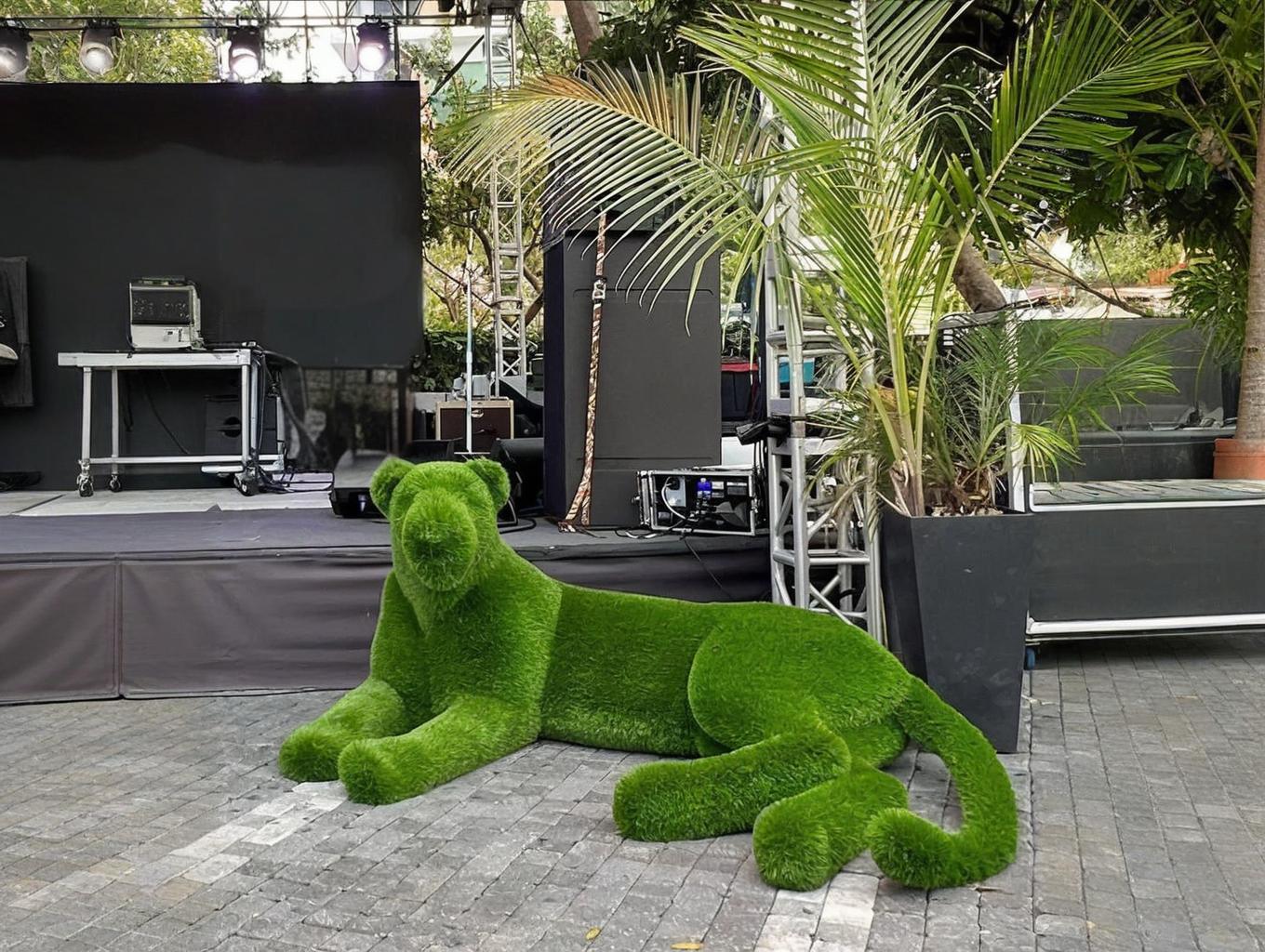 Topiary lying lioness artificial grass animals lioness