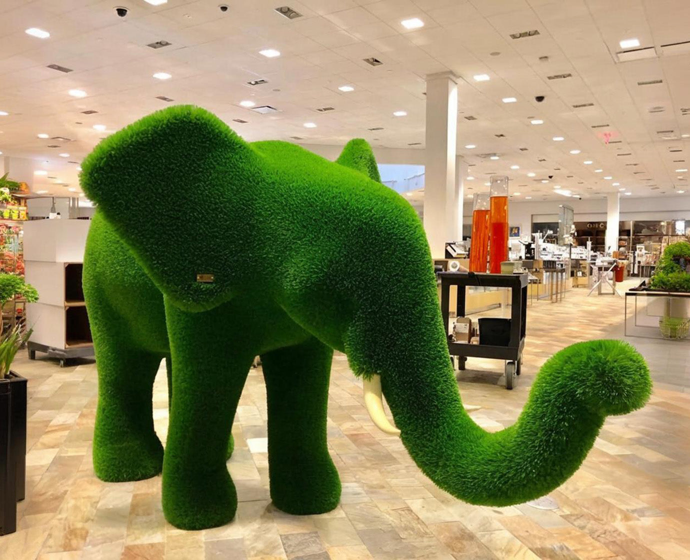 Topiary Medium elephant female artificial grass animals