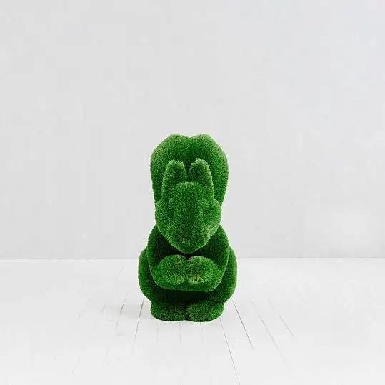 Topiary Squirrel artificial grass animals sculpture